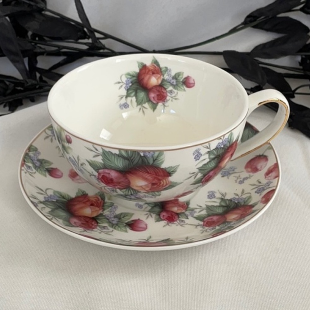 Spooky Tea Set - Picture 4 of 6